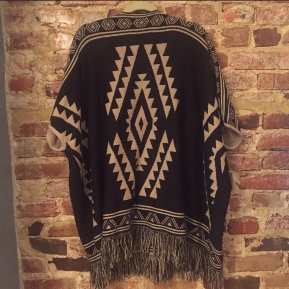Aztec sweater - Picture 2 of 2